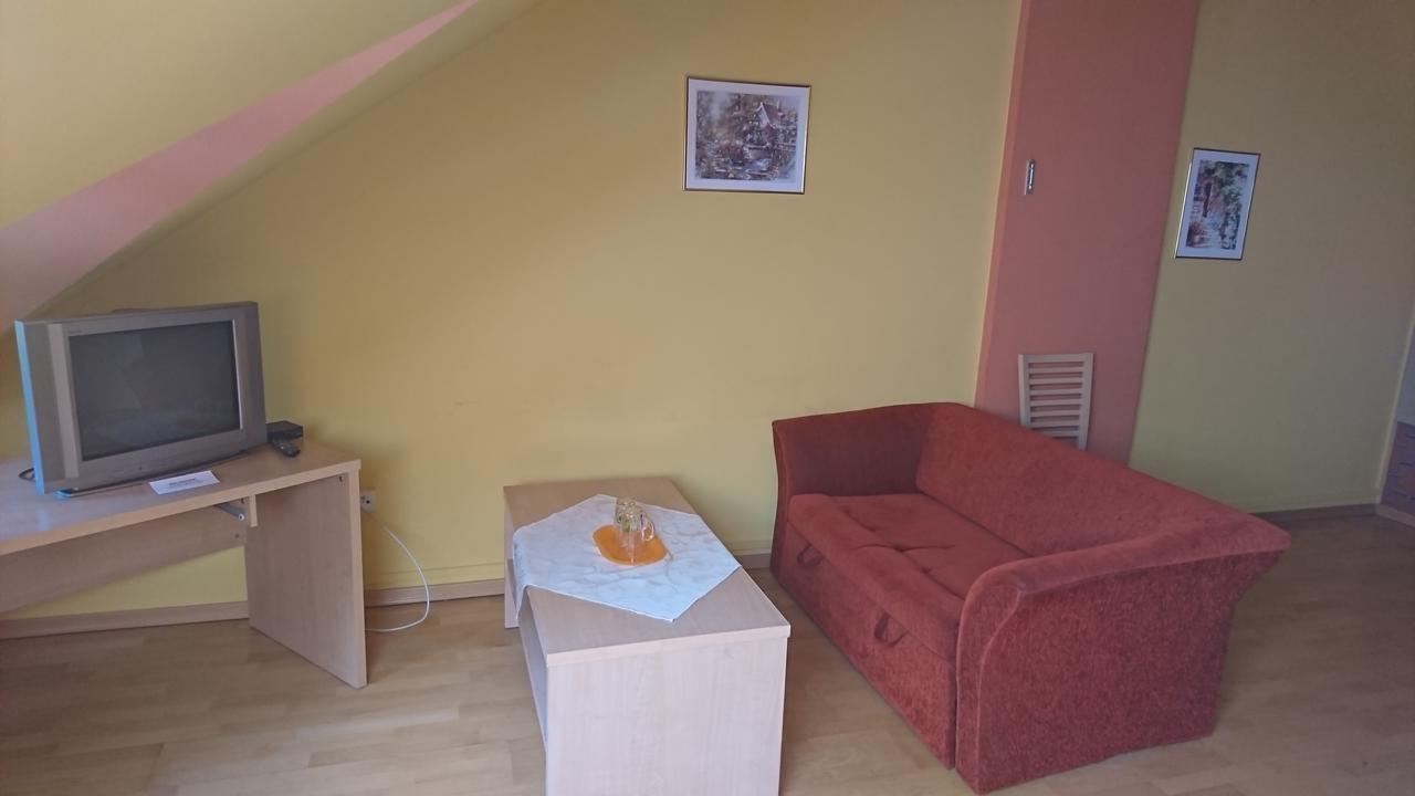 Osrodek Sportu I Rekreacji Gora Kamiensk Hotel Ozga Екстериор снимка
